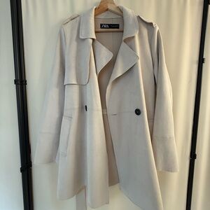Zara Women's Trench Coat in Cream
